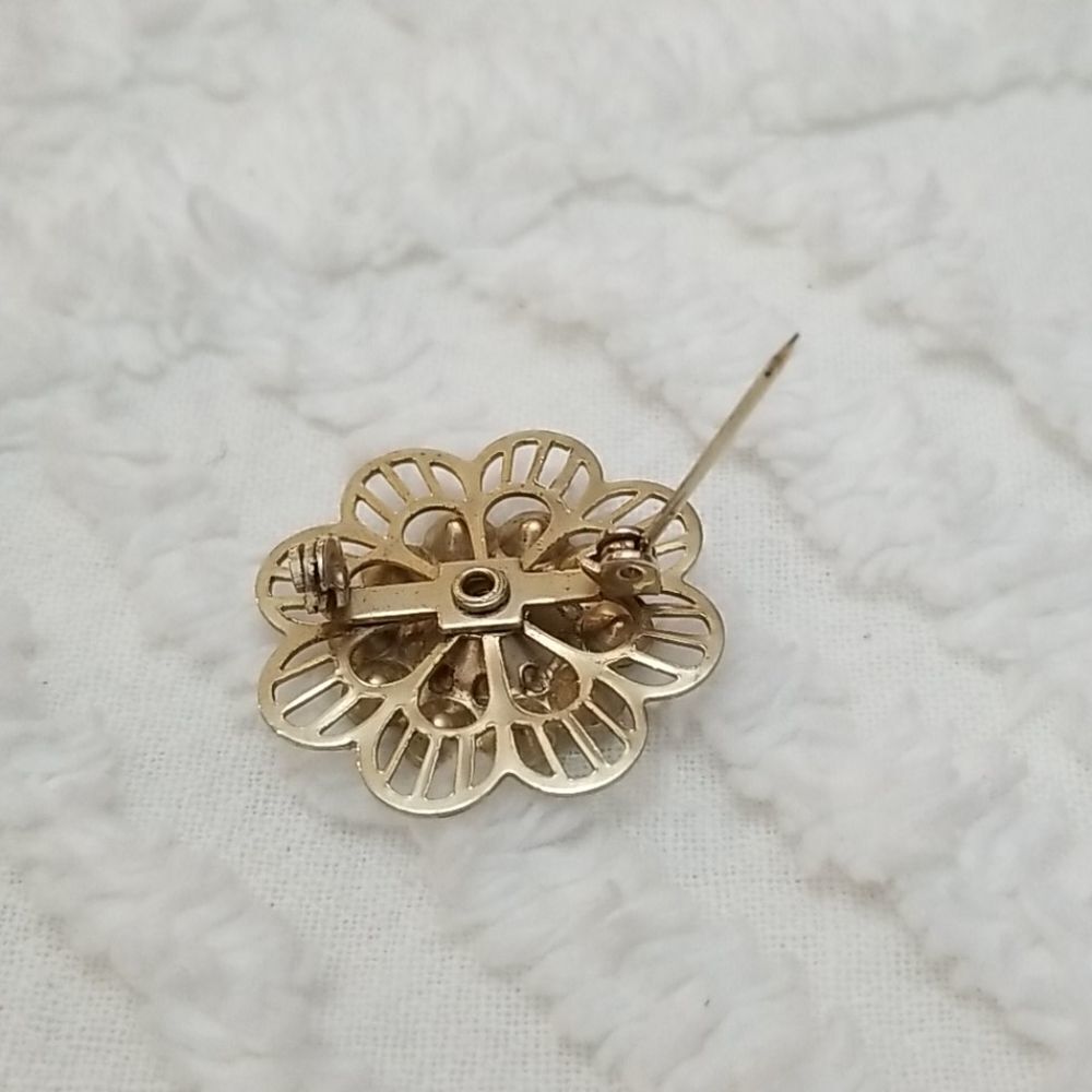 Vntg: Gold tone Rhinestone Brooch - Picture 6 of 7